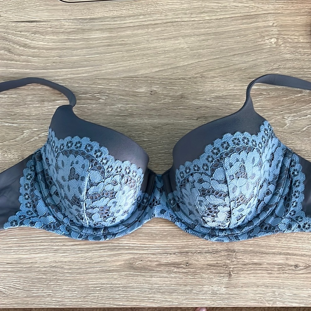 Victoria’s Secret lined Demi bra size 32DD